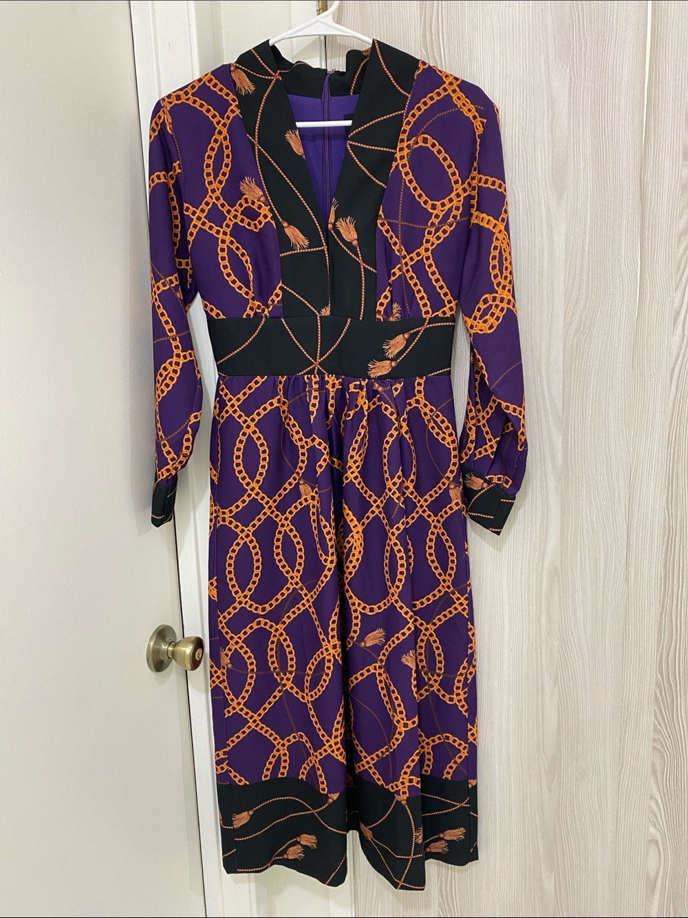 Alexia Admor Purple and Orange Chain-Print Long-Sleeve Midi Dress